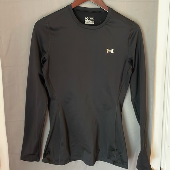Women’s fitted black Under Armour Cold Gear long sleeve shirt medium - Picture 1 of 4